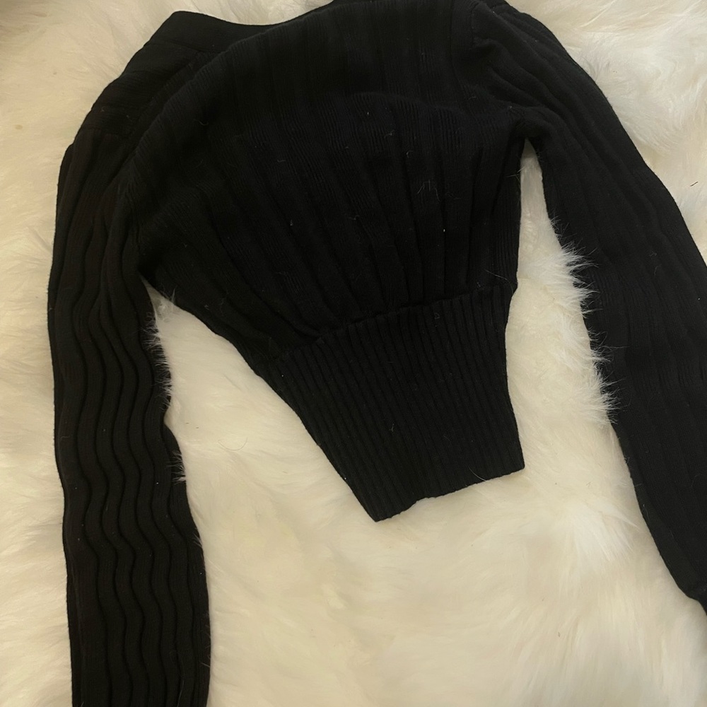 xs aritzia plunge sweater - Picture 4 of 4
